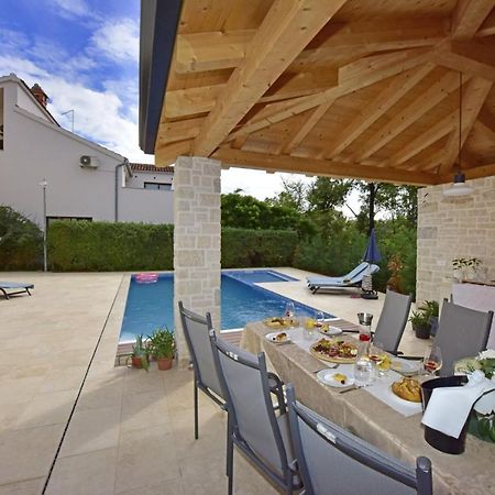 Apartments House Anna For Max 13 Persons In Porec, Pet Friendly ภายนอก รูปภาพ