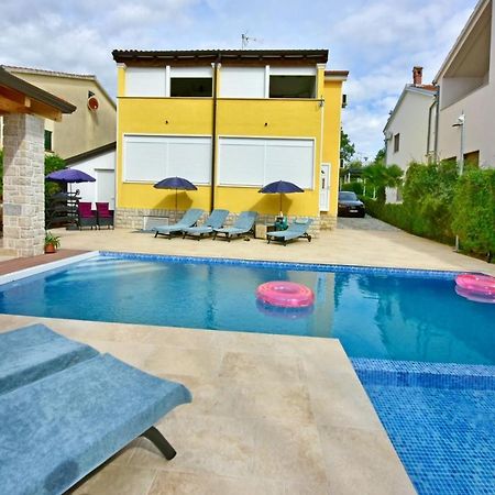 Apartments House Anna For Max 13 Persons In Porec, Pet Friendly ภายนอก รูปภาพ