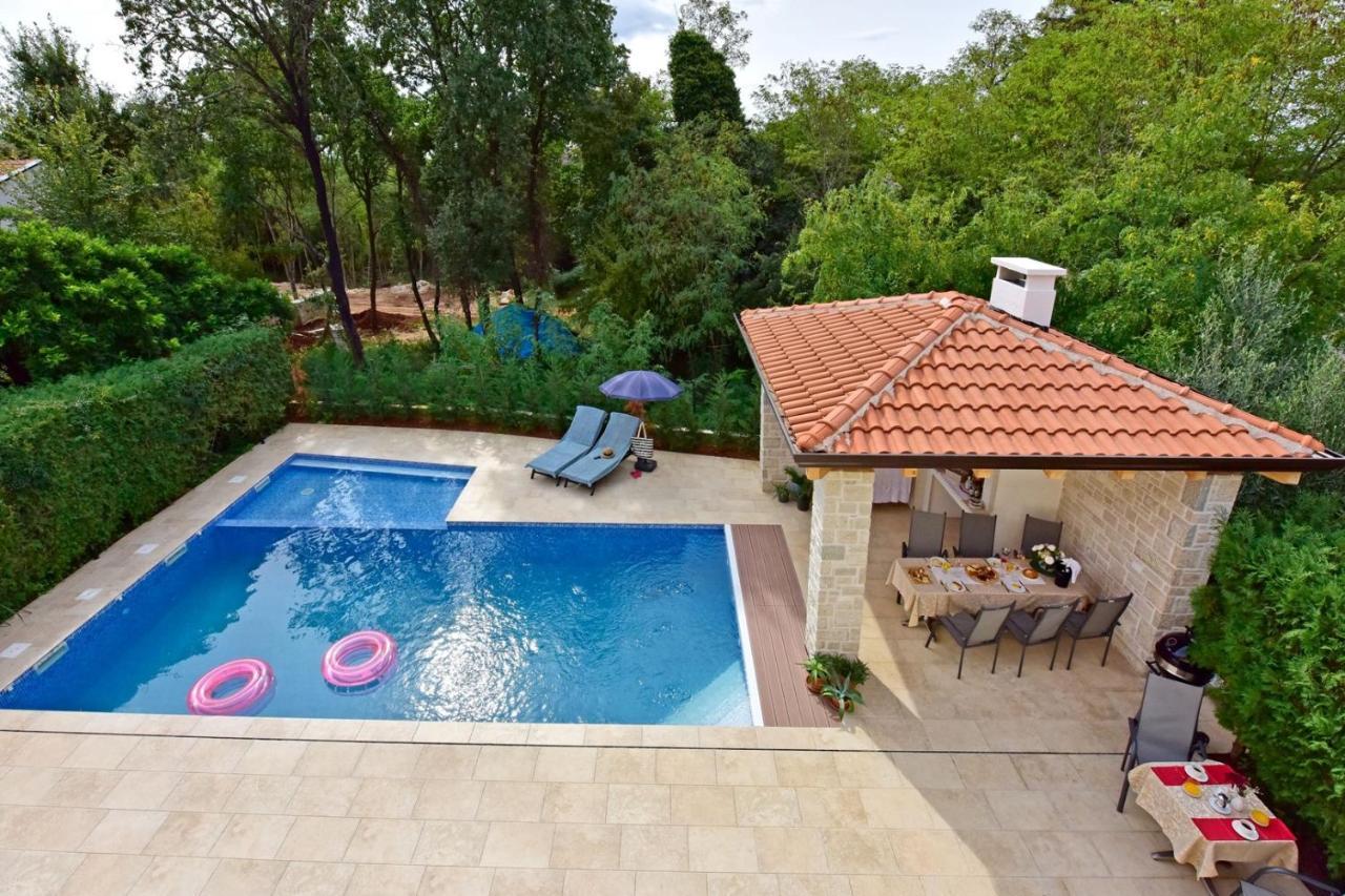Apartments House Anna For Max 13 Persons In Porec, Pet Friendly ภายนอก รูปภาพ