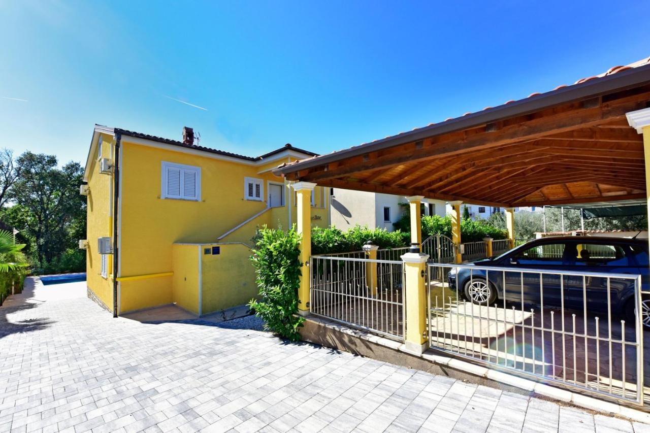 Apartments House Anna For Max 13 Persons In Porec, Pet Friendly ภายนอก รูปภาพ