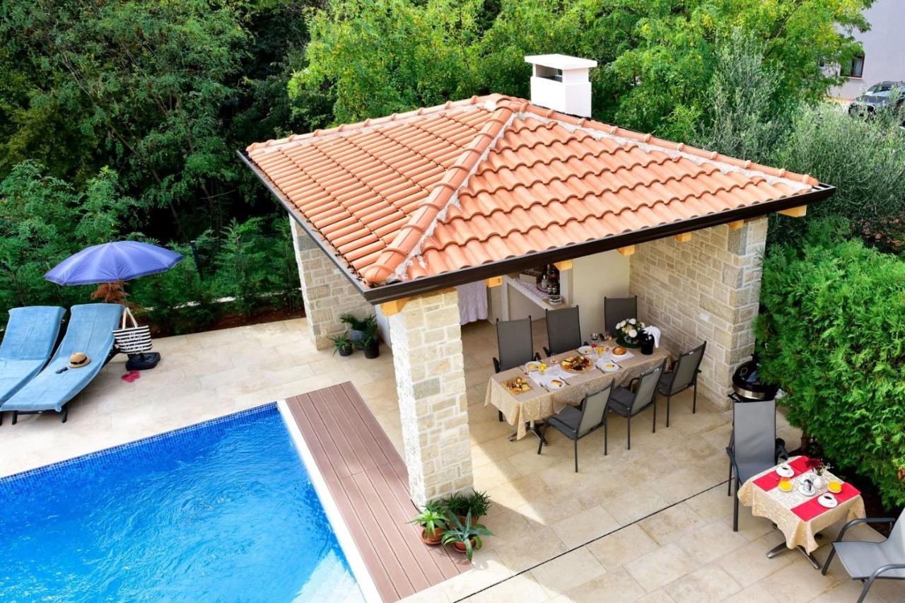 Apartments House Anna For Max 13 Persons In Porec, Pet Friendly ภายนอก รูปภาพ