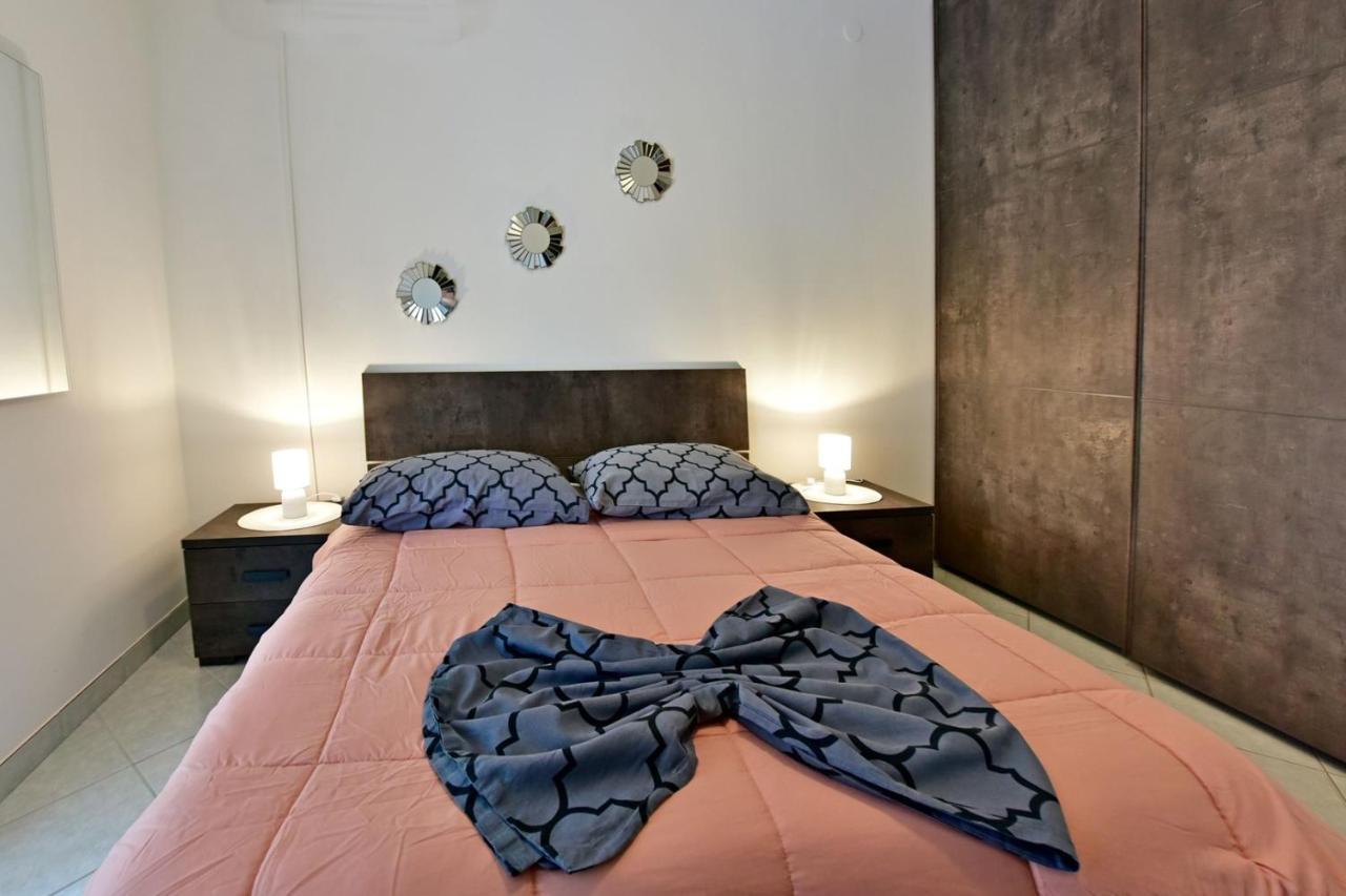 Apartments House Anna For Max 13 Persons In Porec, Pet Friendly ภายนอก รูปภาพ